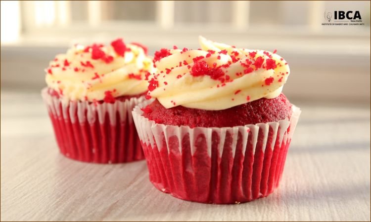red velvet cupcakes with cream cheese frosting